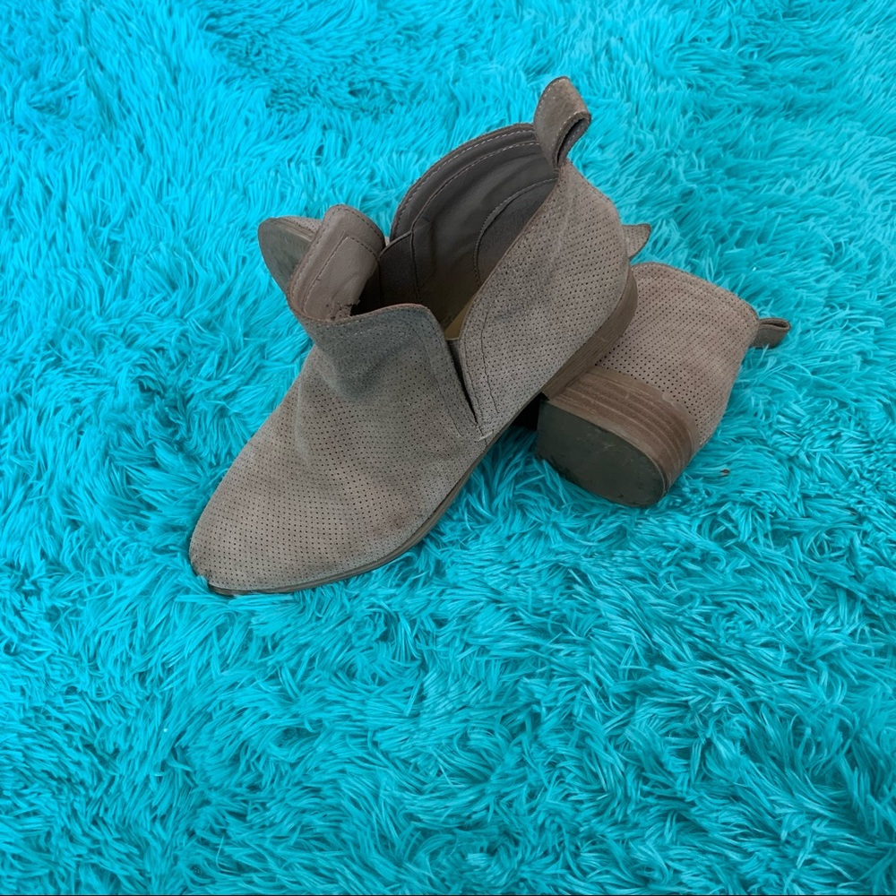 Dolce Vita Perforated Booties Size 11 - Picture 6 of 11